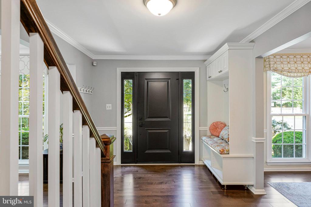 2707 EAST RIDGE COURT
