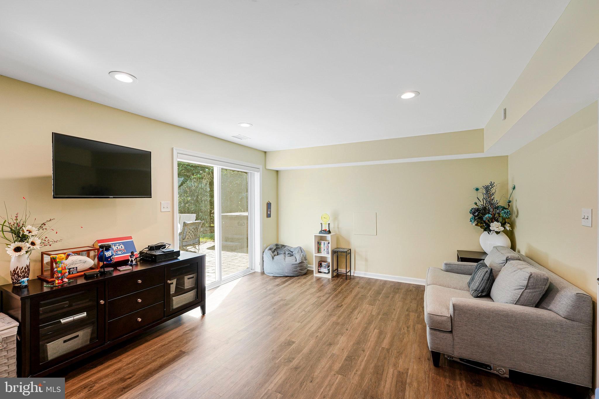 2707 EAST RIDGE COURT