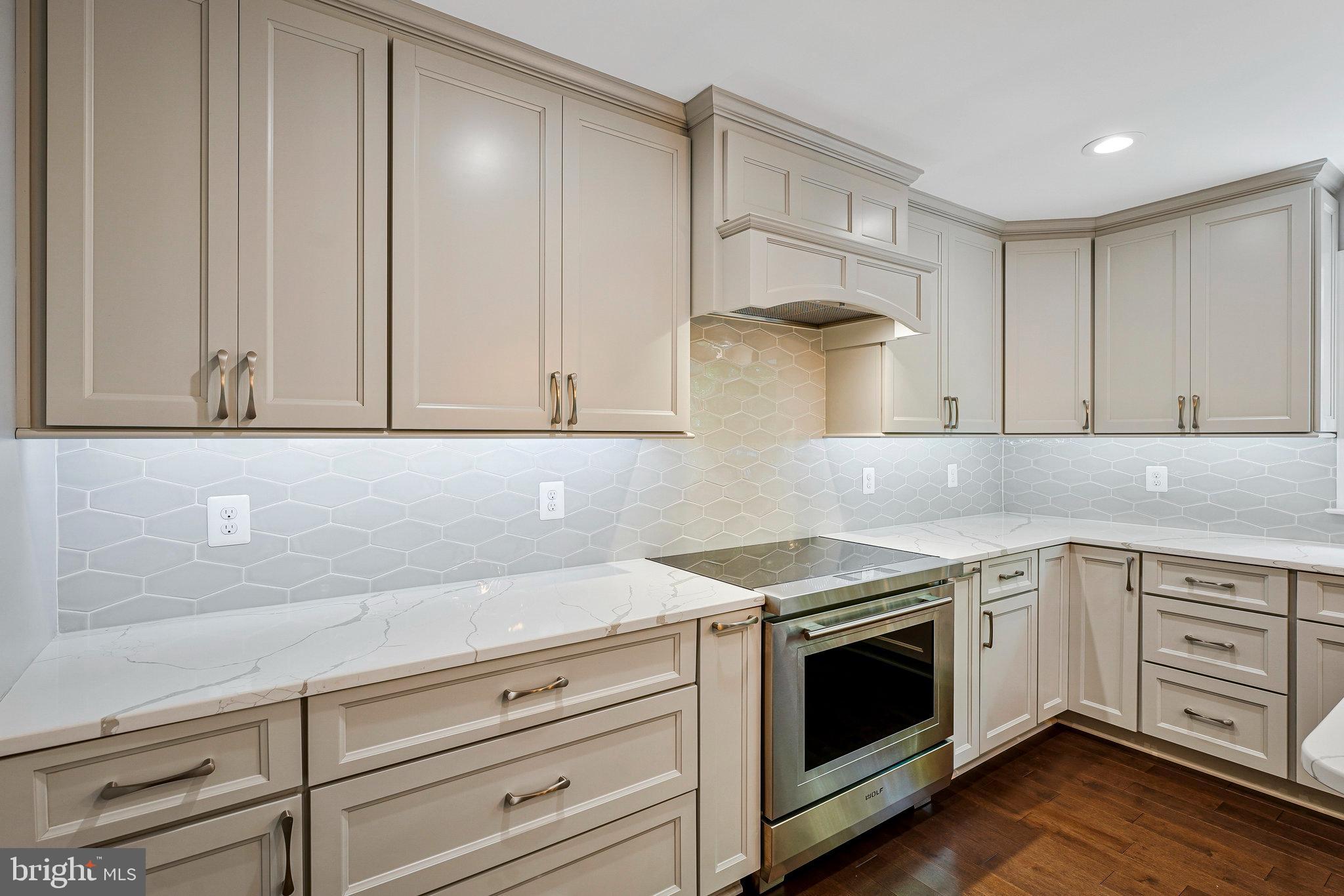 2707 EAST RIDGE COURT