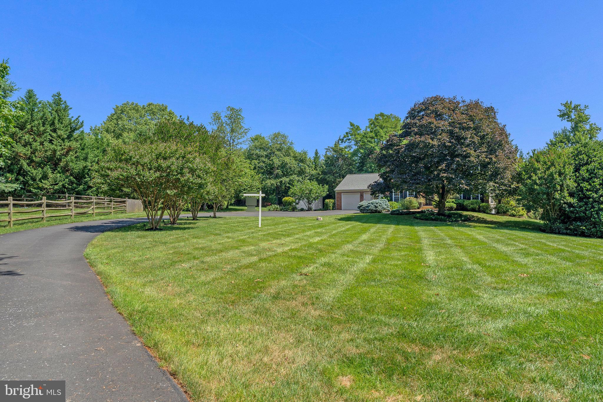 2707 EAST RIDGE COURT