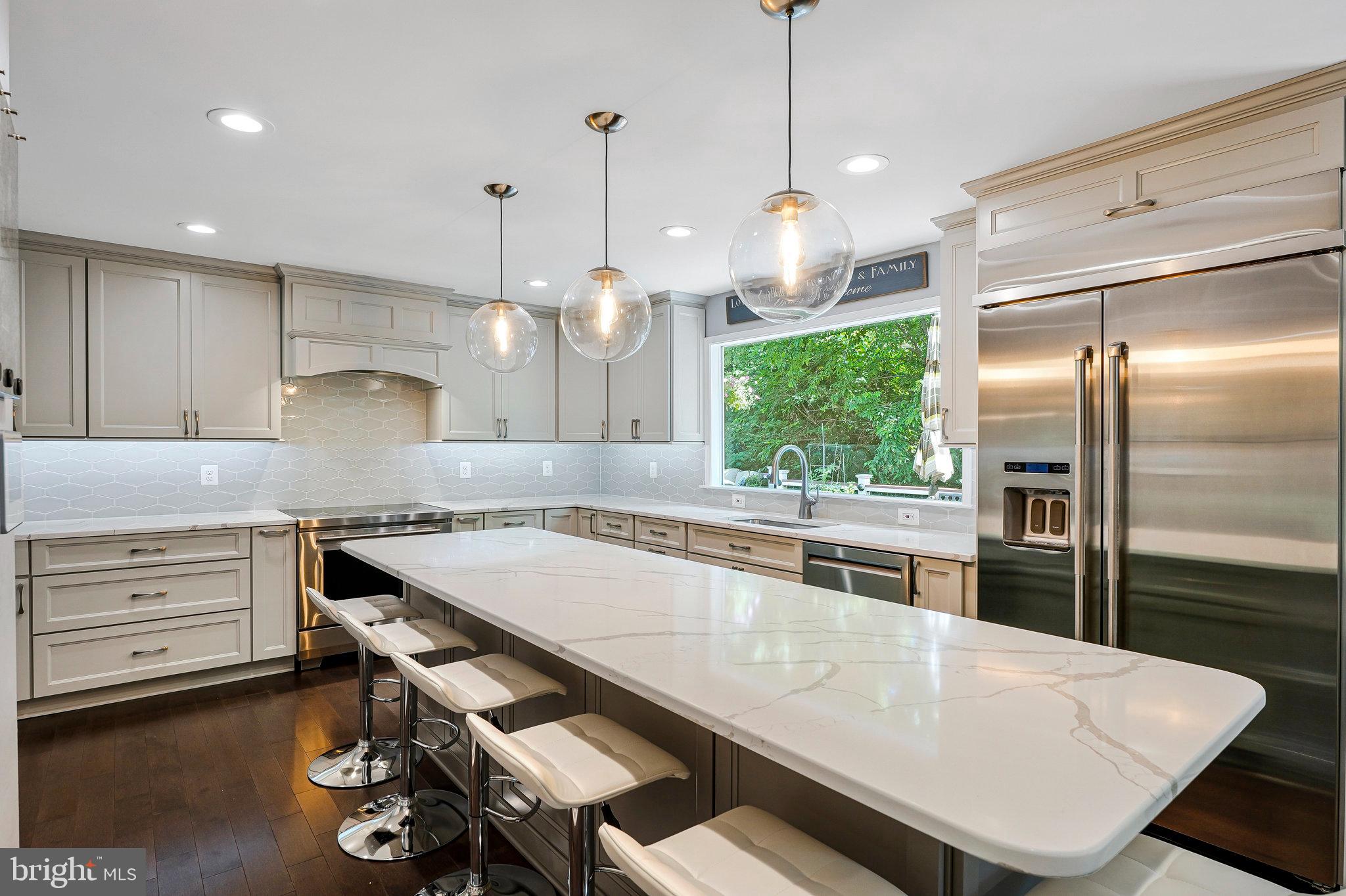2707 EAST RIDGE COURT