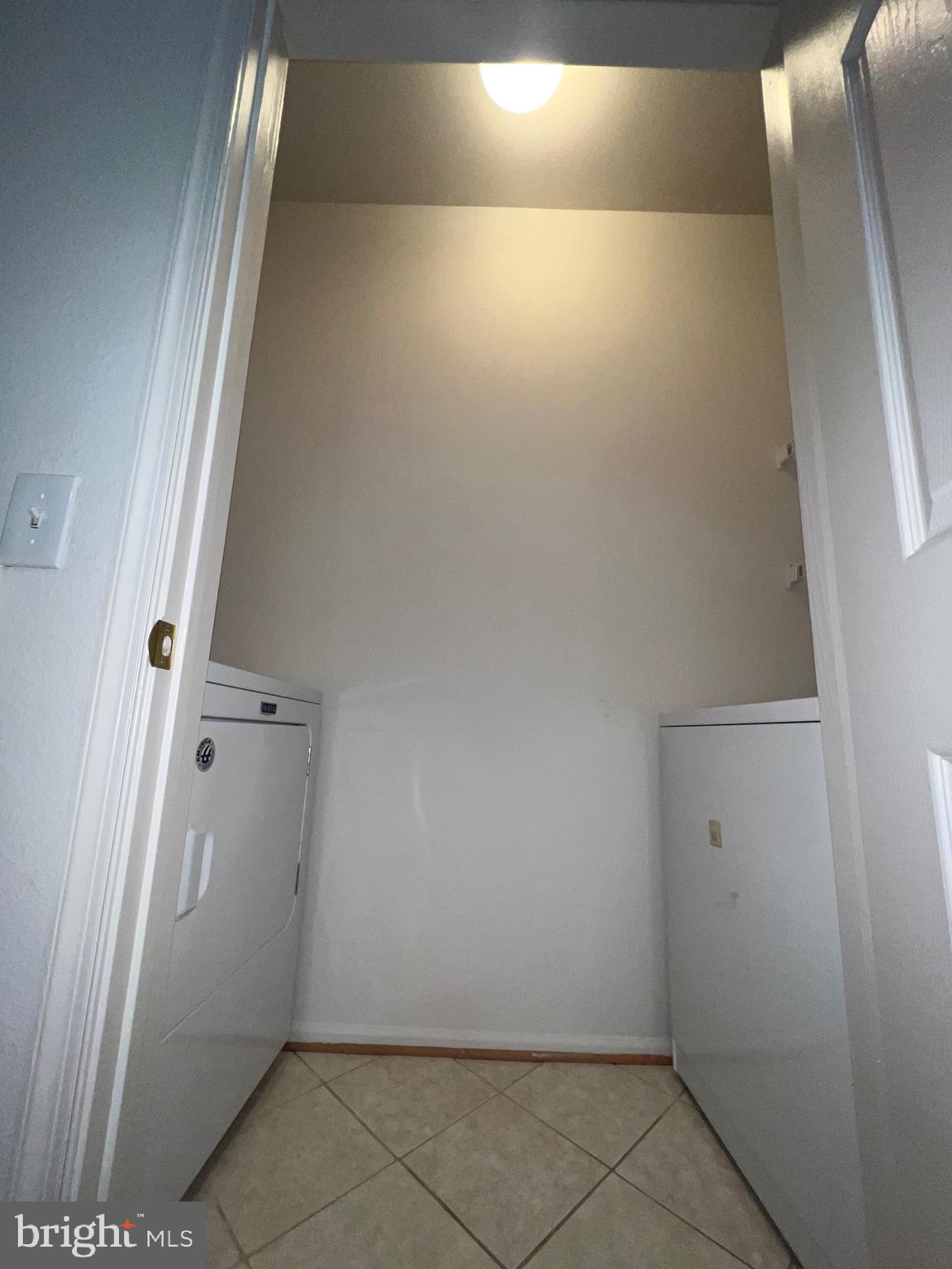 1521 SPRING GATE DRIVE 10308