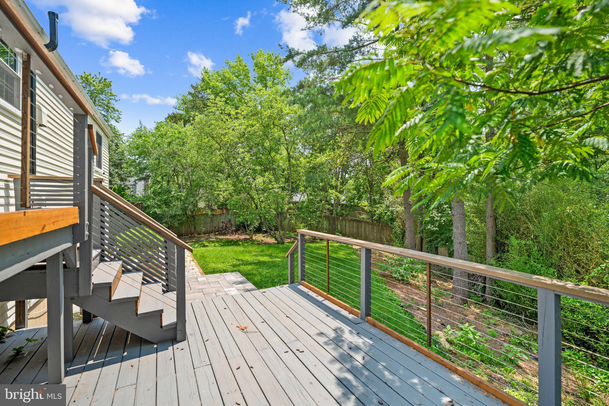 7012 VANTAGE DRIVE