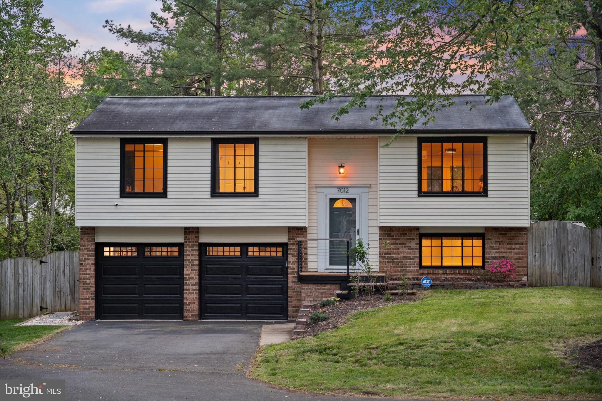 7012 VANTAGE DRIVE