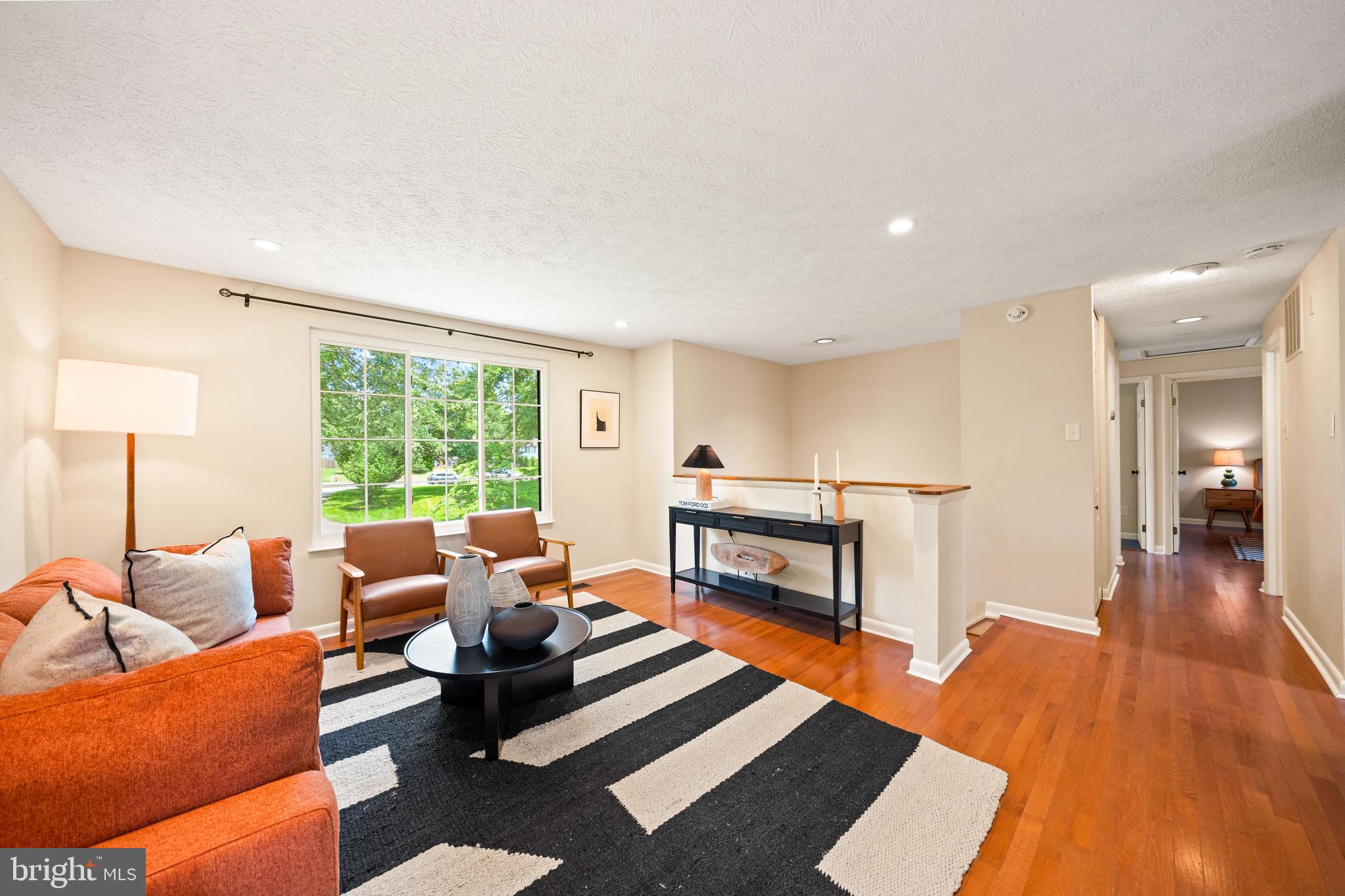 7012 VANTAGE DRIVE