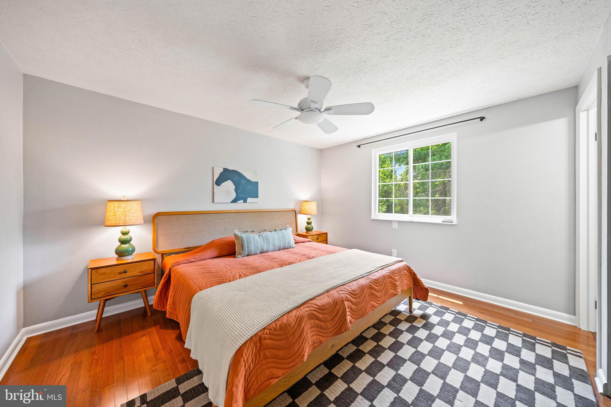 7012 VANTAGE DRIVE