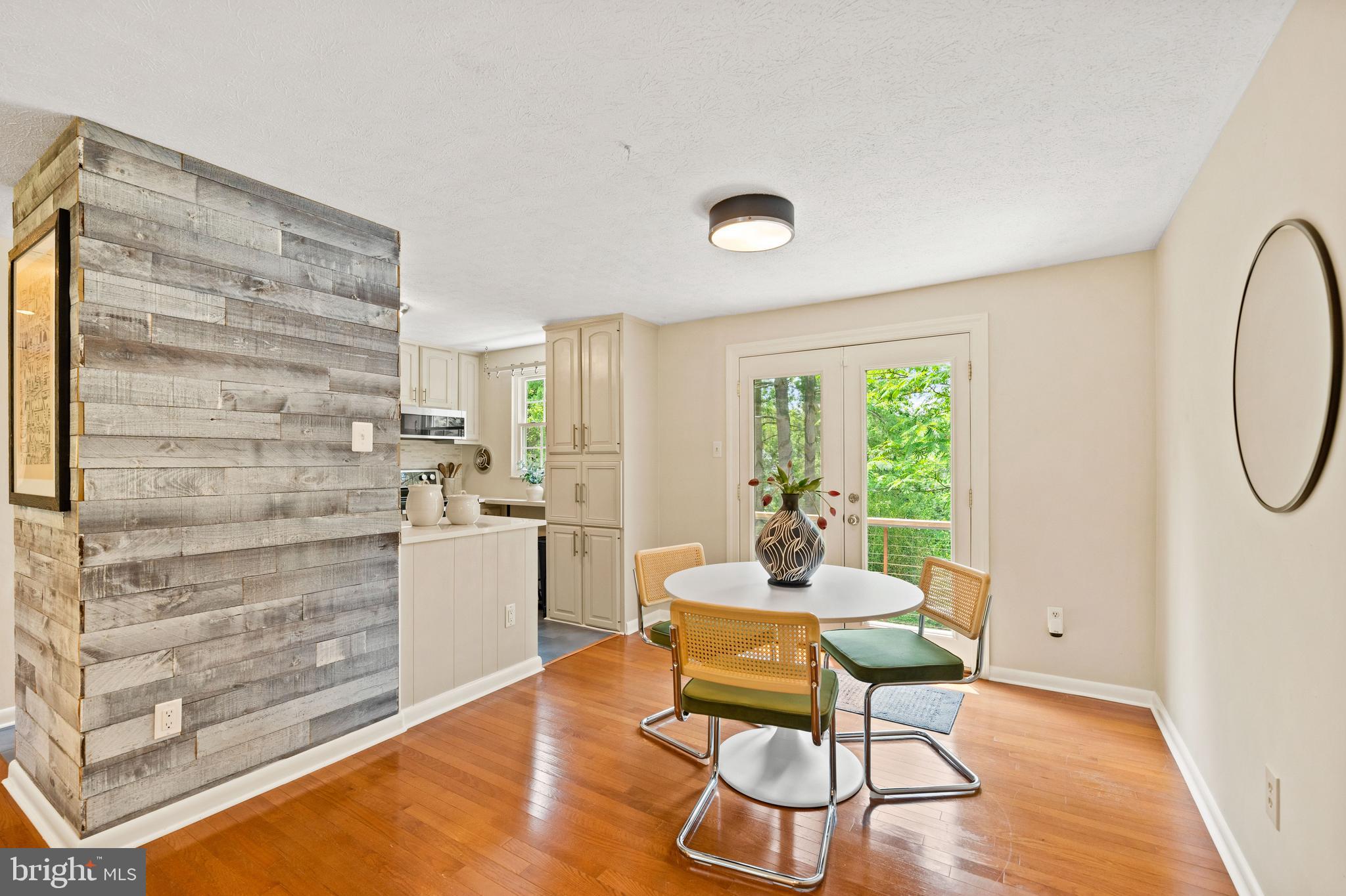 7012 VANTAGE DRIVE