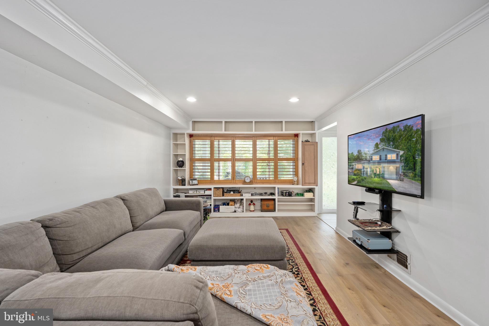 8827 CAMFIELD DRIVE