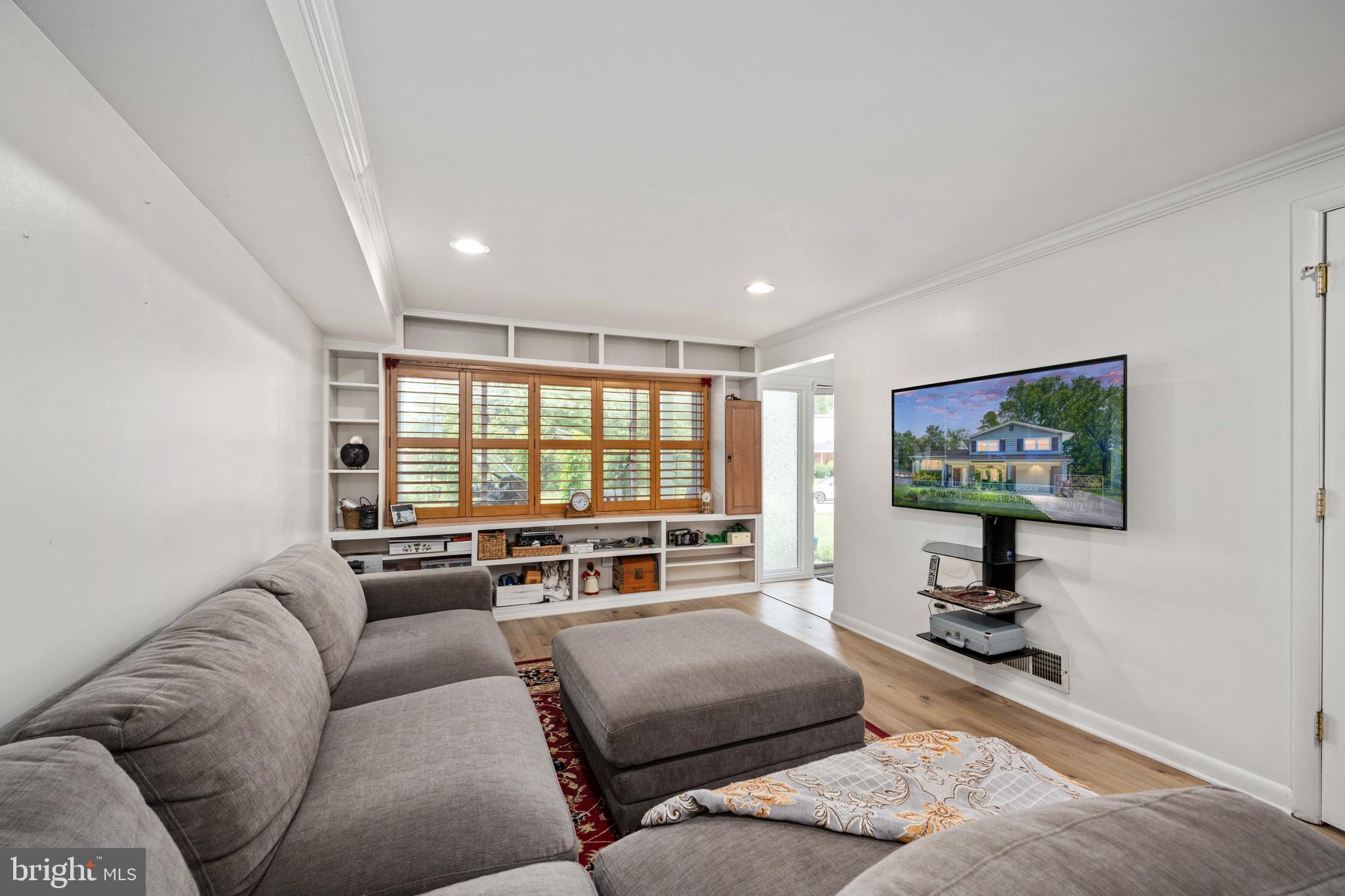 8827 CAMFIELD DRIVE