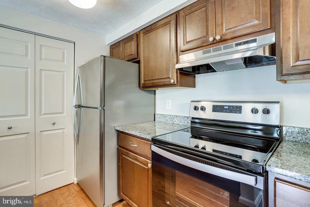 8385 BROCKHAM DRIVE Unit: H