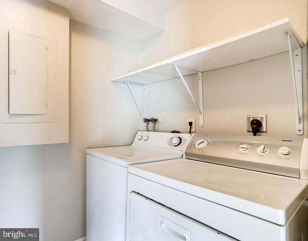 8385 BROCKHAM DRIVE Unit: H
