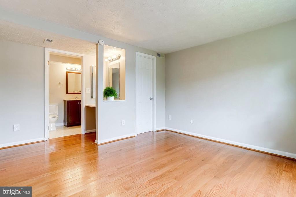 8385 BROCKHAM DRIVE Unit: H