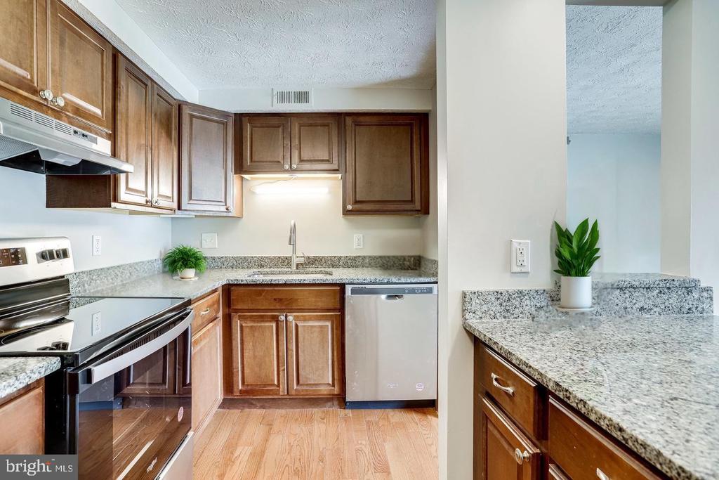 8385 BROCKHAM DRIVE Unit: H