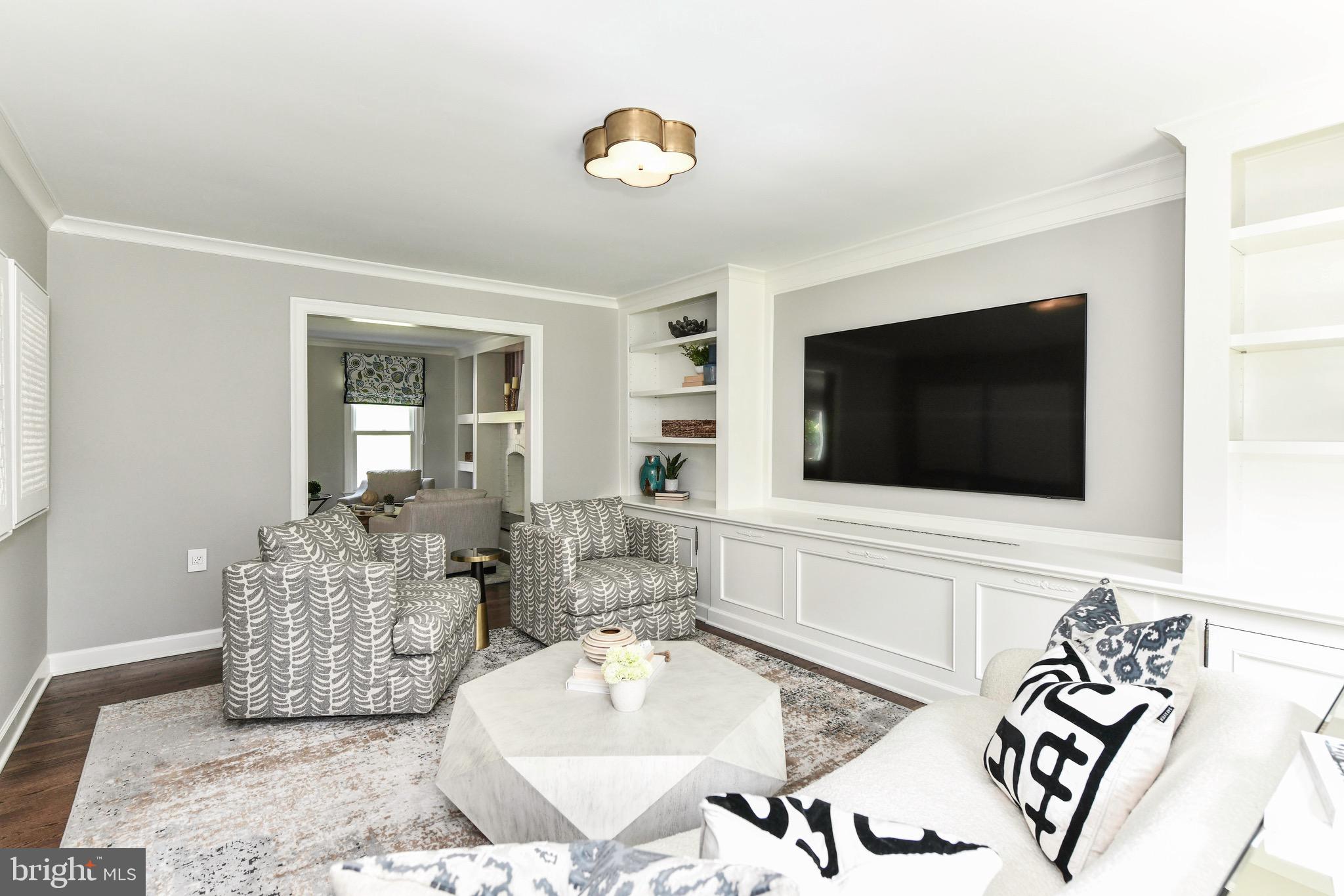 810 HICKORY VALE LANE