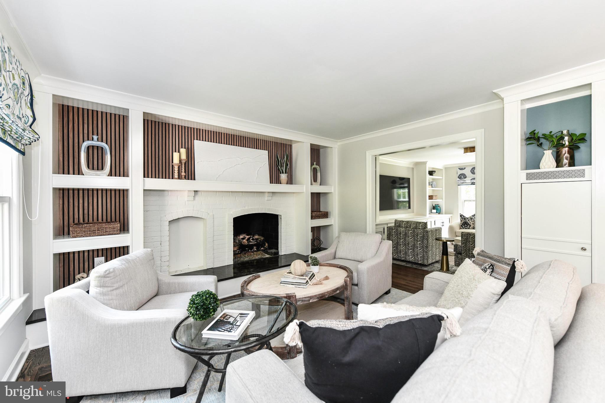 810 HICKORY VALE LANE