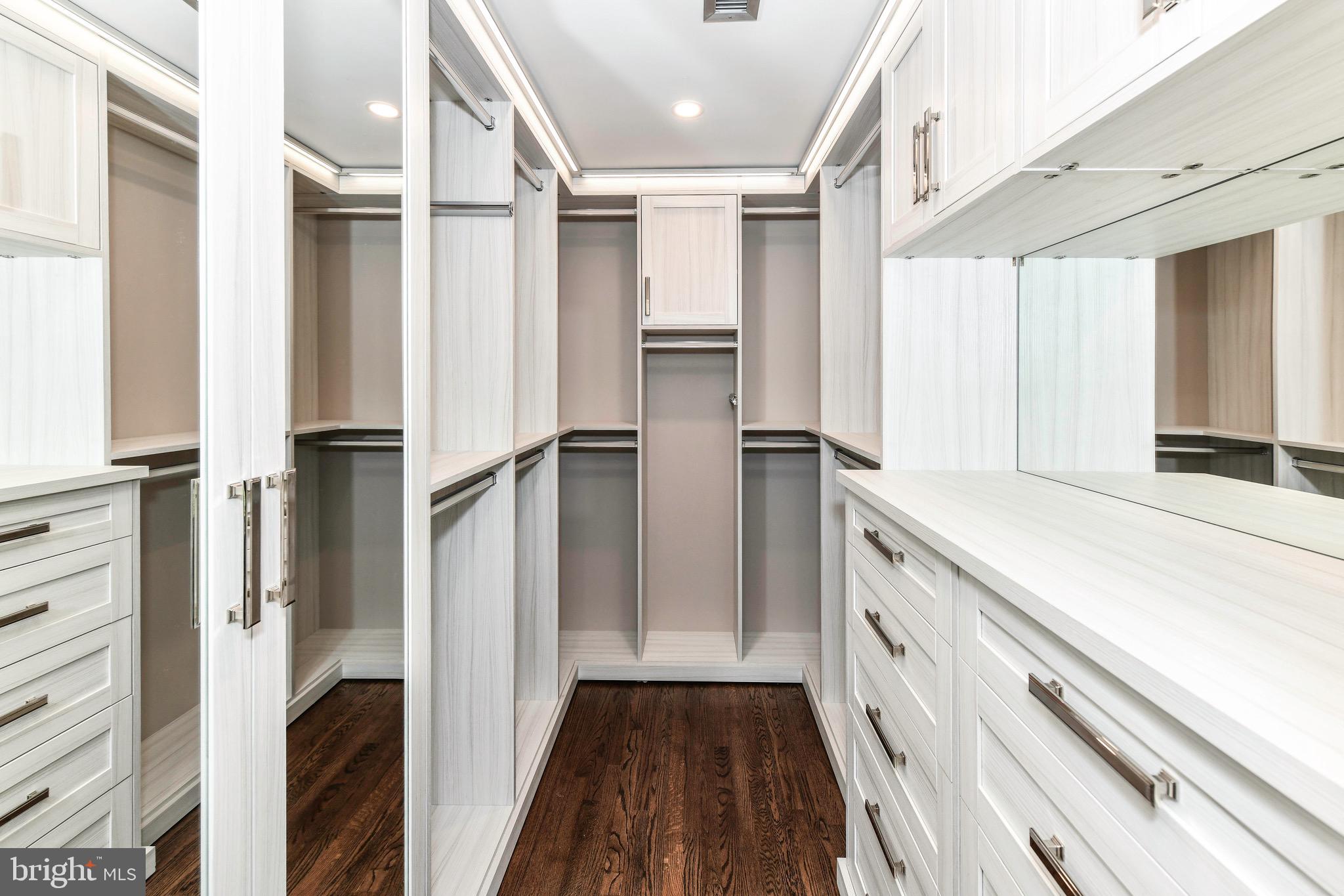 810 HICKORY VALE LANE