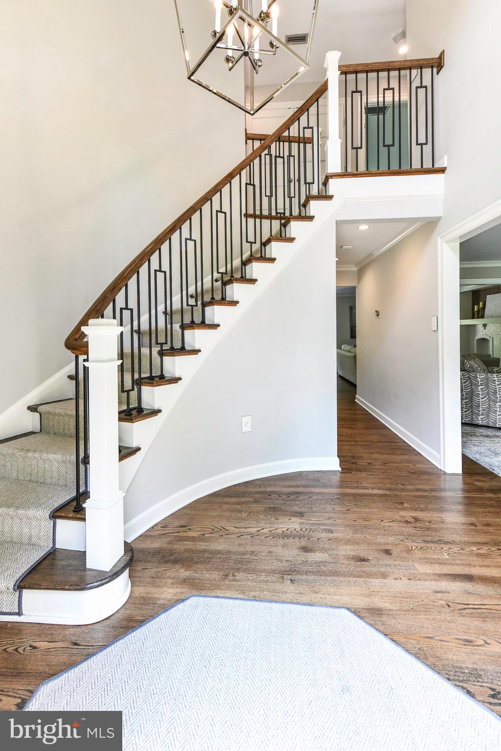 810 HICKORY VALE LANE
