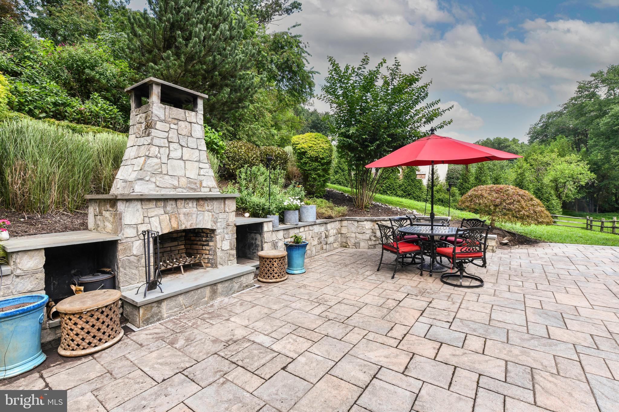 810 HICKORY VALE LANE