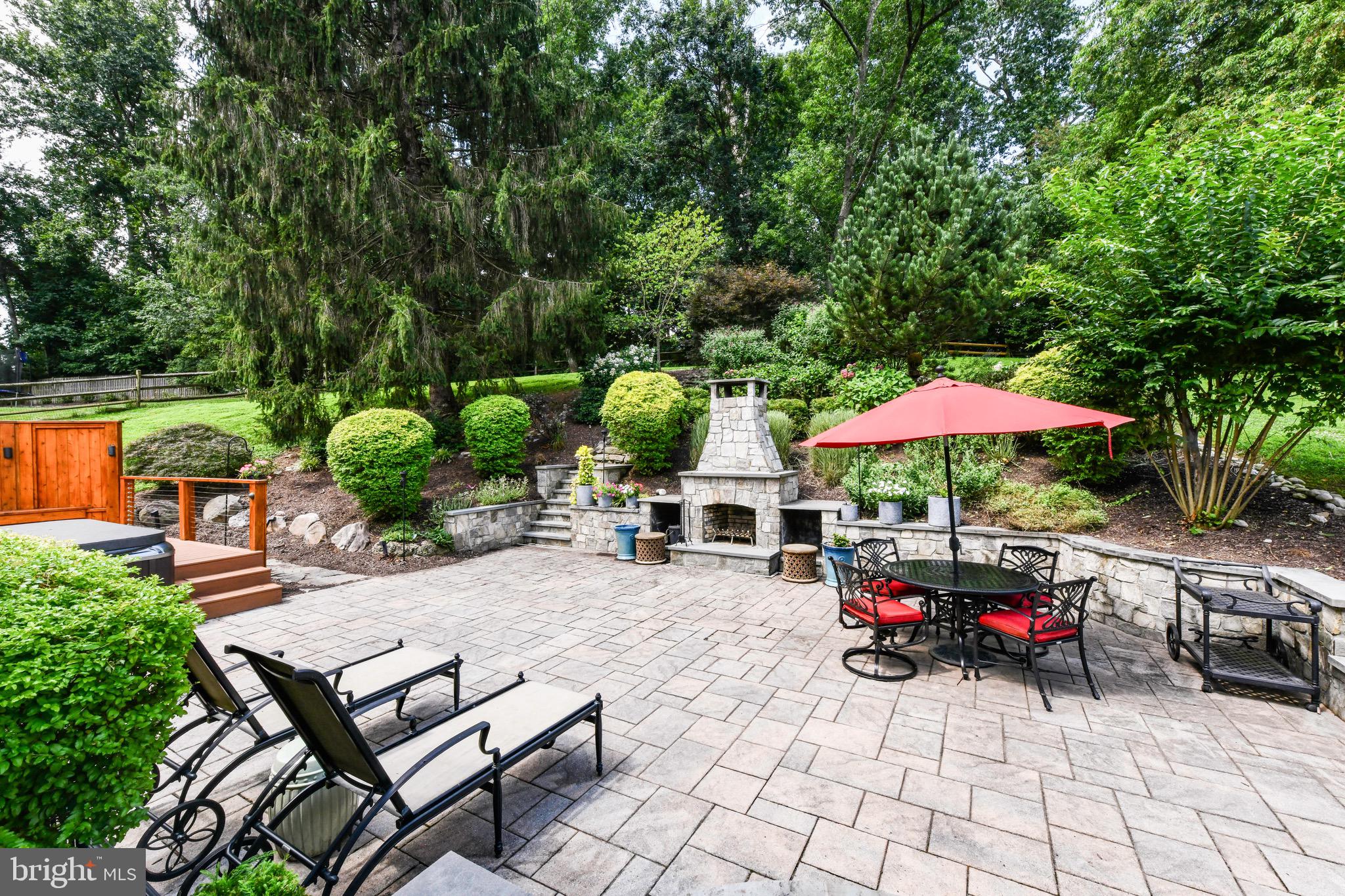 810 HICKORY VALE LANE