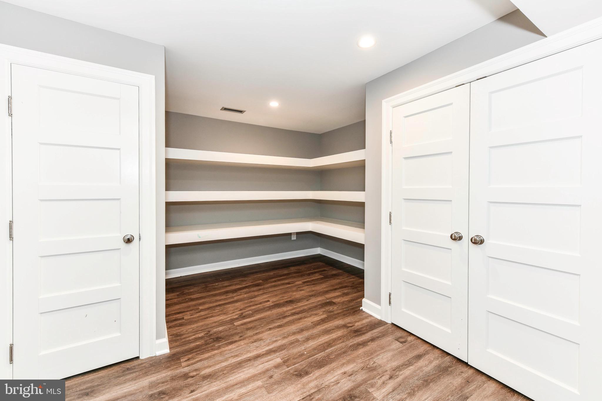 810 HICKORY VALE LANE