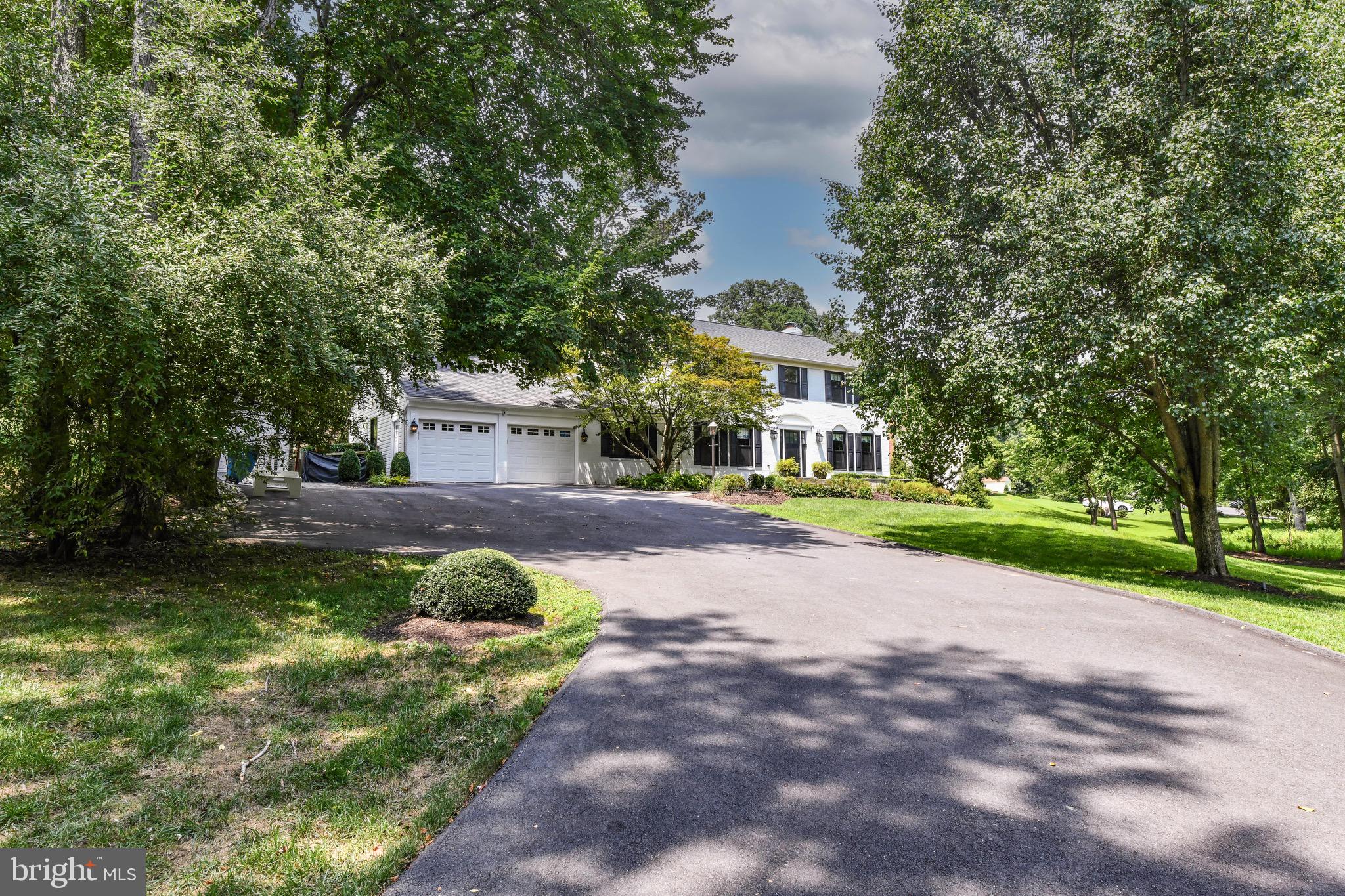 810 HICKORY VALE LANE