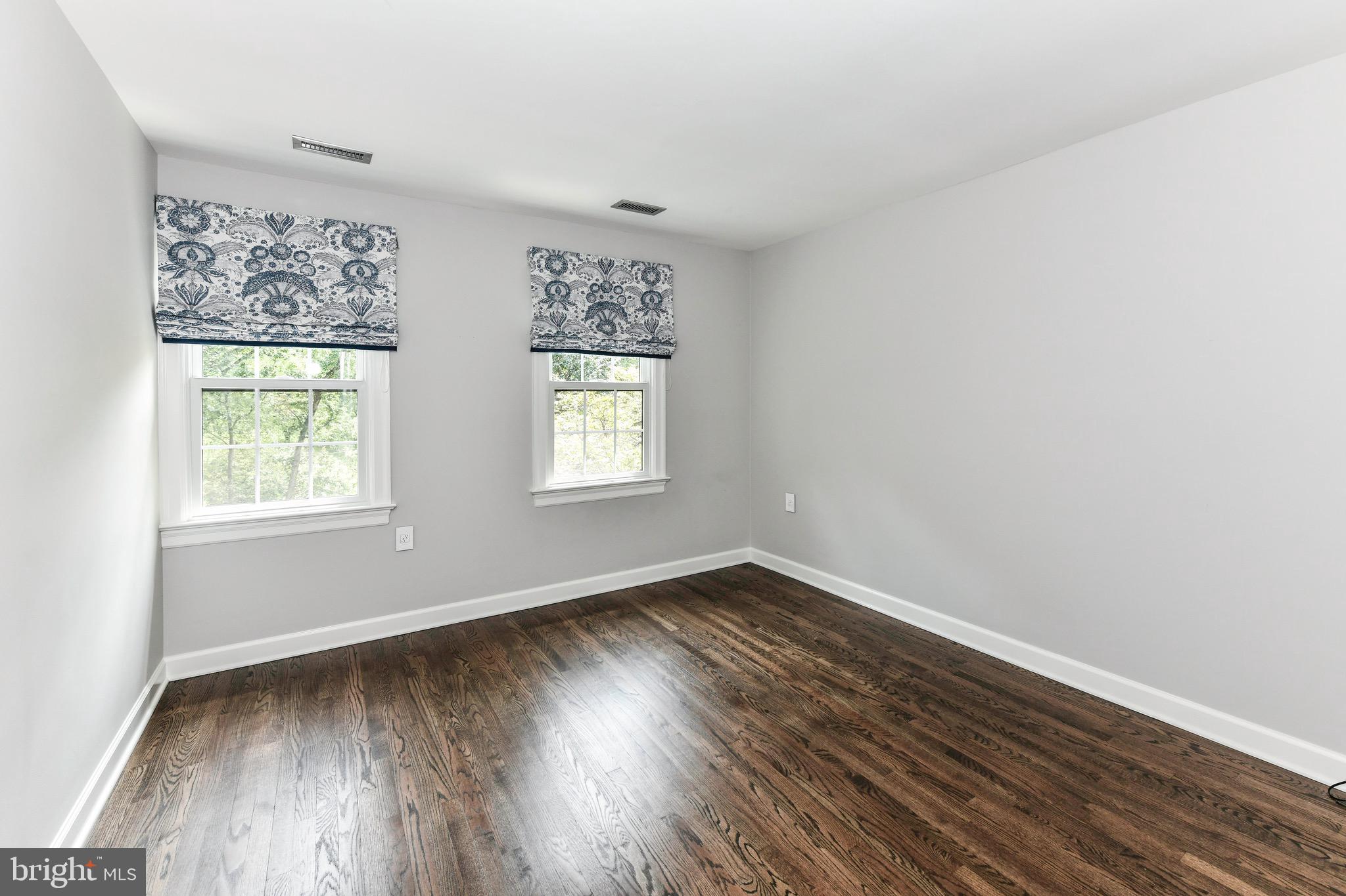 810 HICKORY VALE LANE