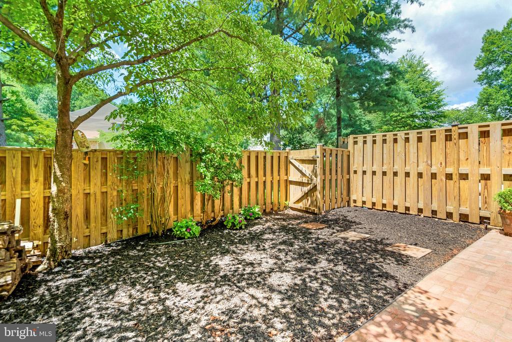 7829 BUTTERFIELD LANE