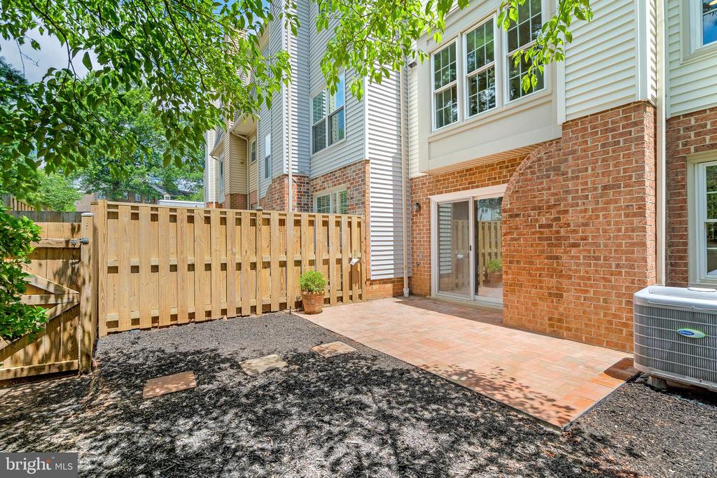 7829 BUTTERFIELD LANE