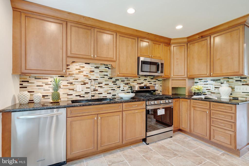 7829 BUTTERFIELD LANE