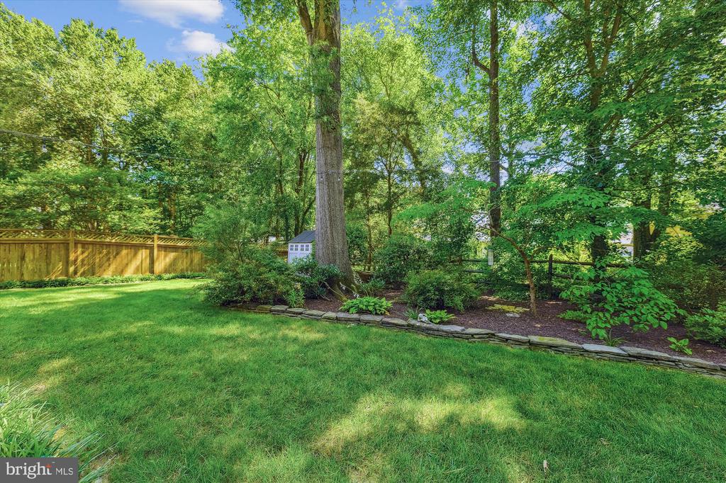 8407 BREWSTER DRIVE