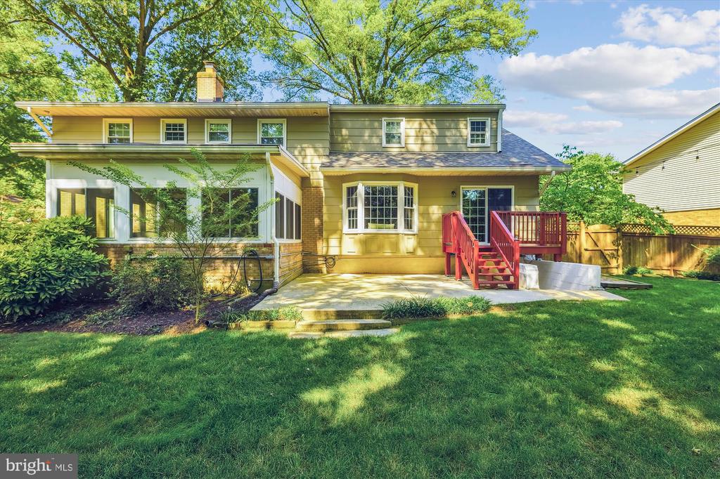 8407 BREWSTER DRIVE