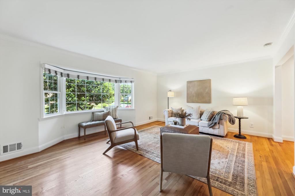 8407 BREWSTER DRIVE