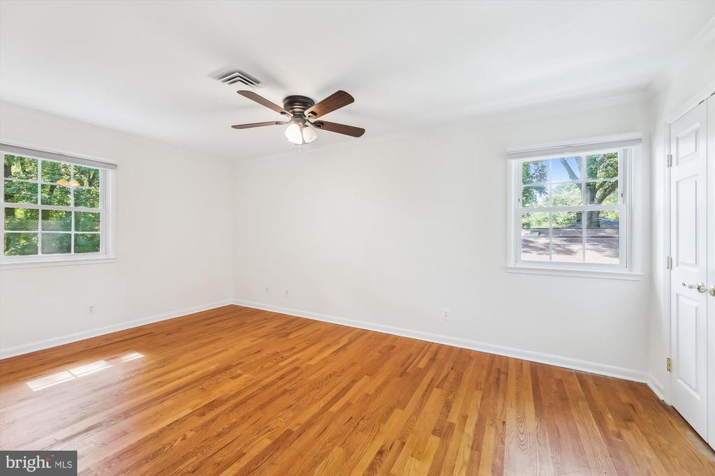 8407 BREWSTER DRIVE