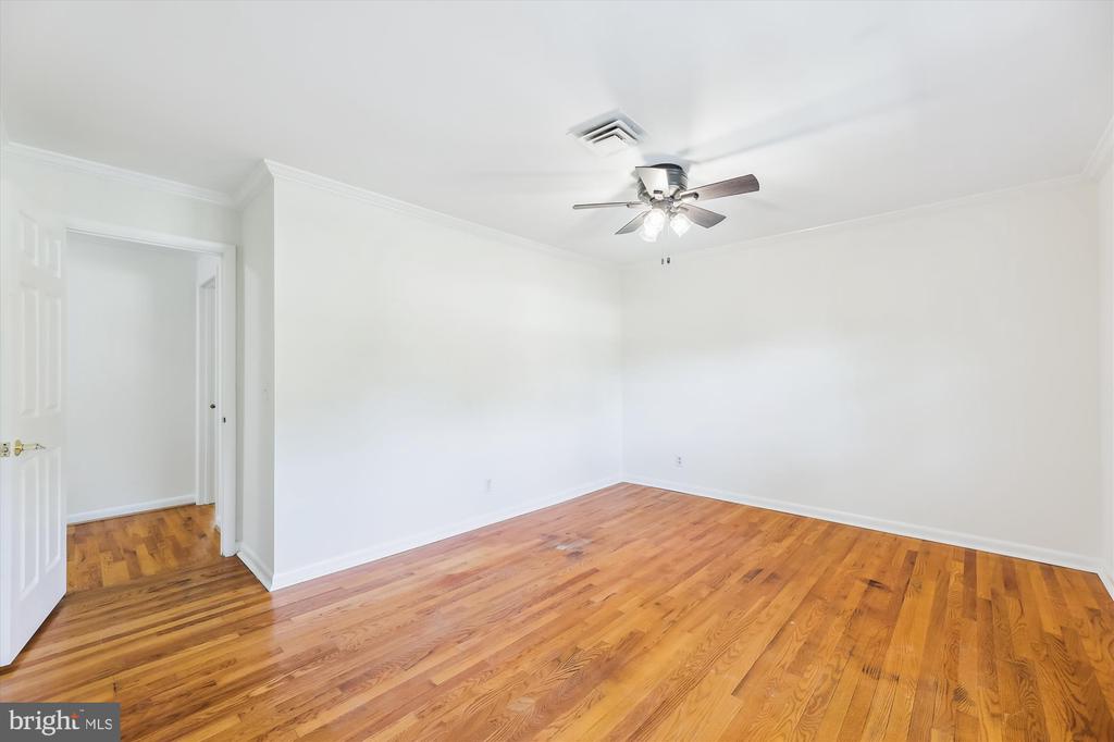 8407 BREWSTER DRIVE