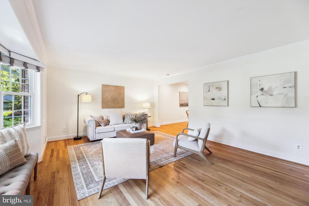 8407 BREWSTER DRIVE
