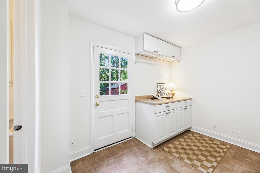 8407 BREWSTER DRIVE
