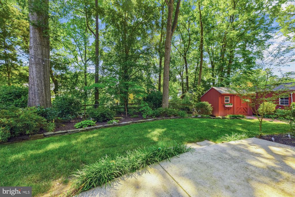 8407 BREWSTER DRIVE