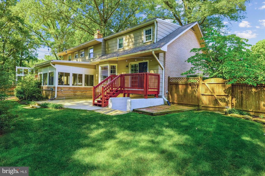 8407 BREWSTER DRIVE