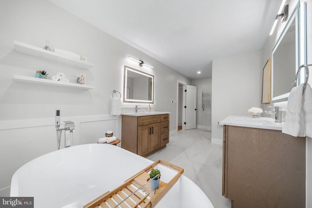 500 A WOODLAND COURT NW