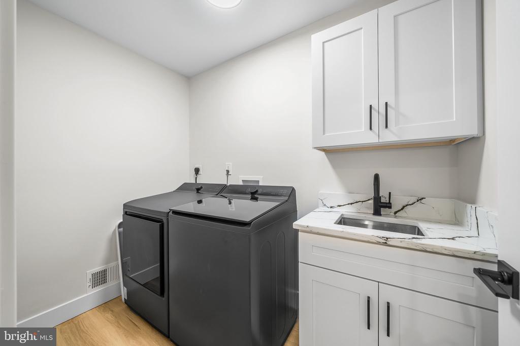 500 A WOODLAND COURT NW