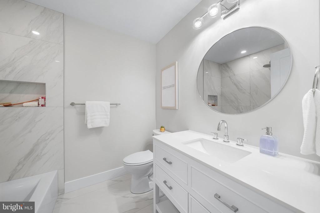 500 A WOODLAND COURT NW