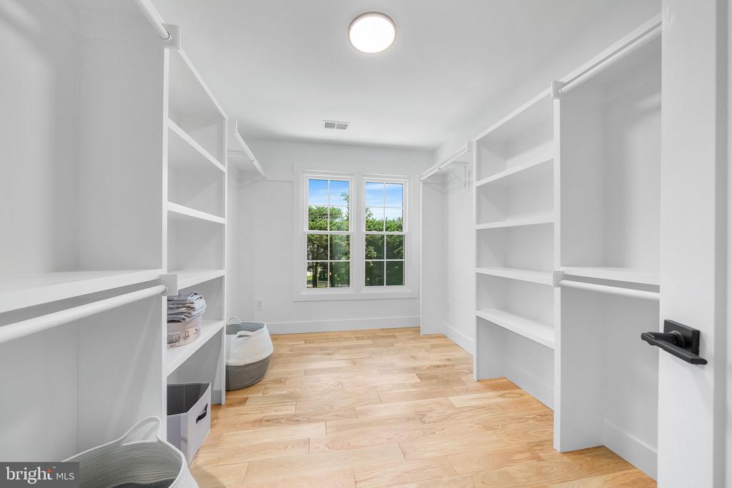 500 A WOODLAND COURT NW