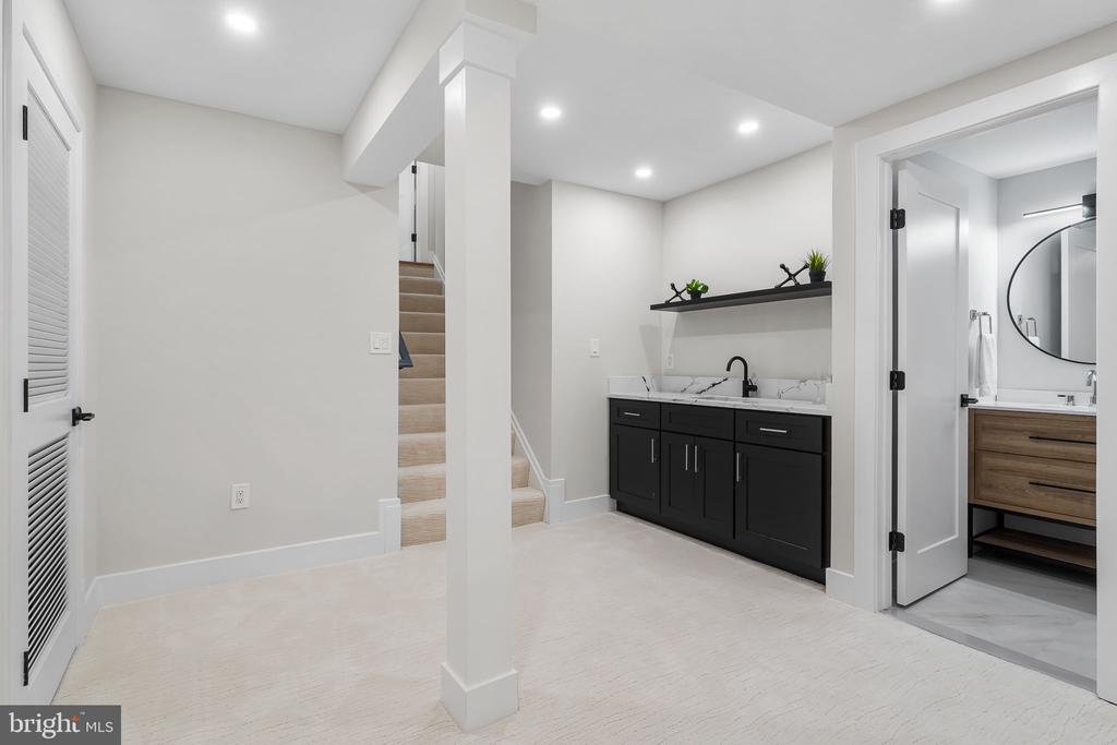 500 A WOODLAND COURT NW