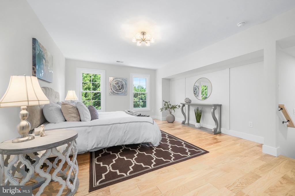 500 A WOODLAND COURT NW
