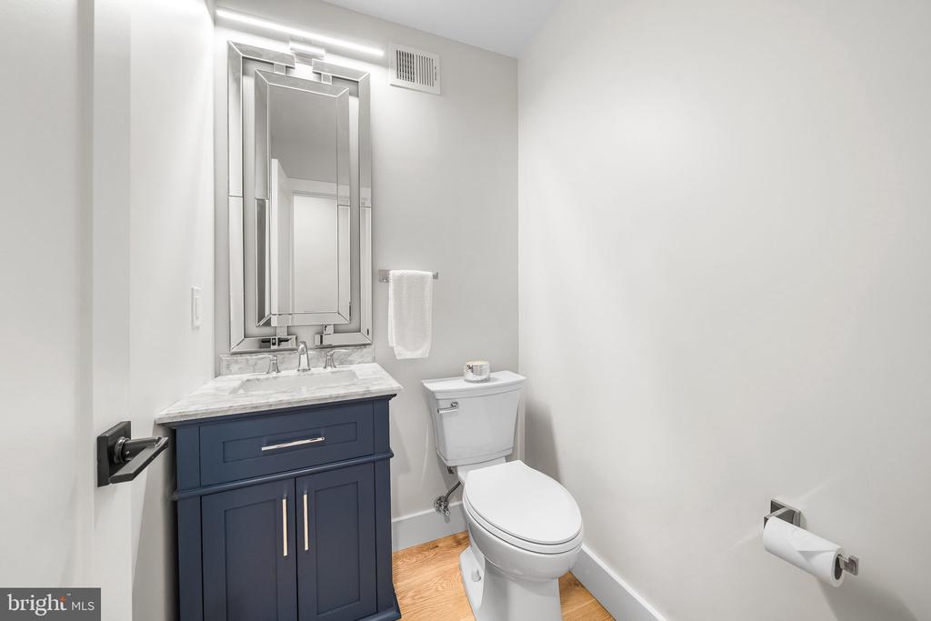 500 A WOODLAND COURT NW