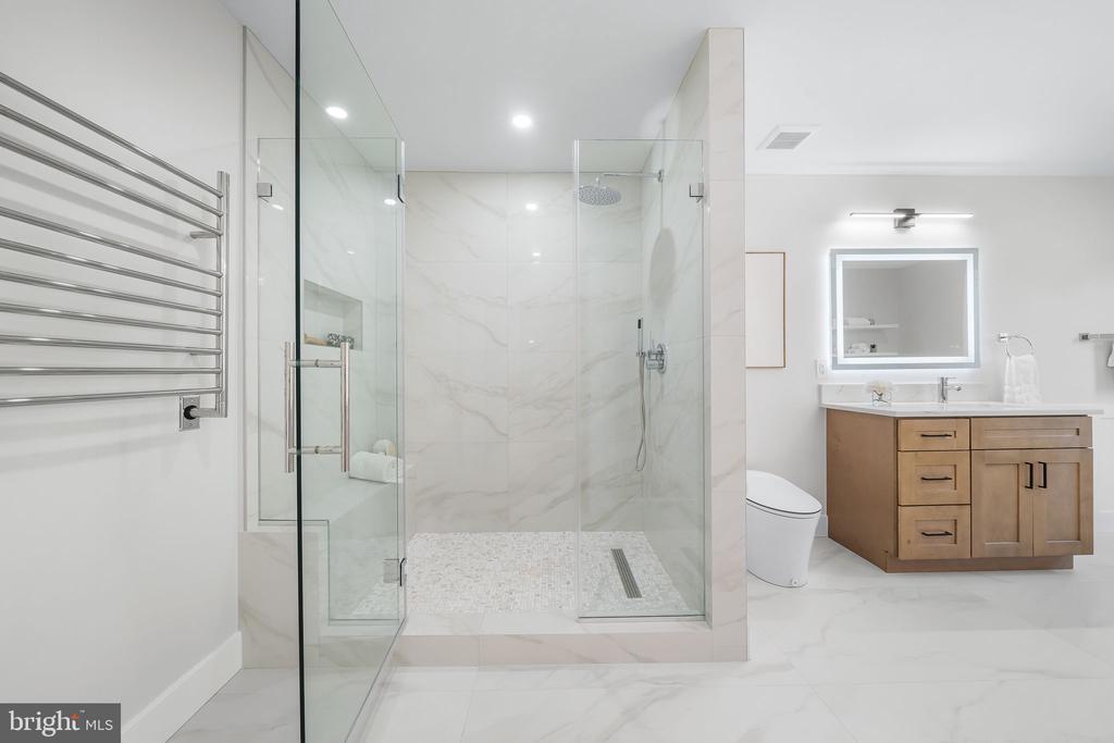 500 A WOODLAND COURT NW
