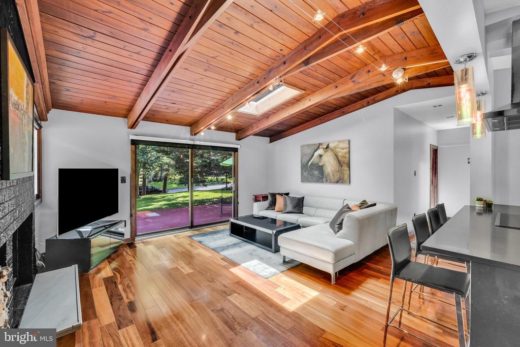 3338 ELM TERRACE