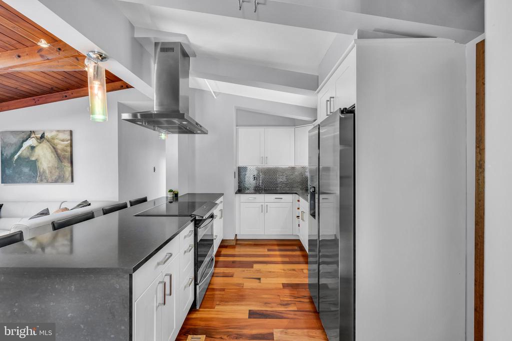 3338 ELM TERRACE