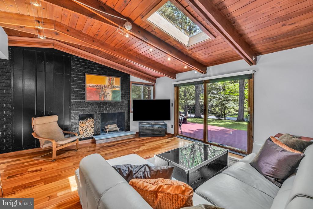 3338 ELM TERRACE