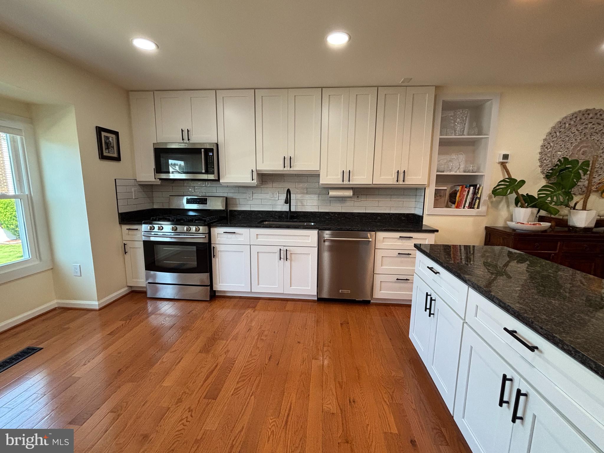 3027 WHITE BIRCH COURT